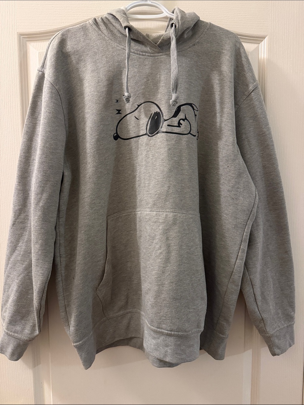 Gray Men's Hooded Sweatshirt with Snoopy Graphic
